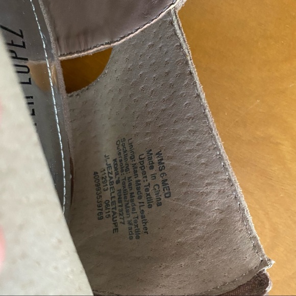 NWOT Jennifer Lopez heels - Picture 5 of 8